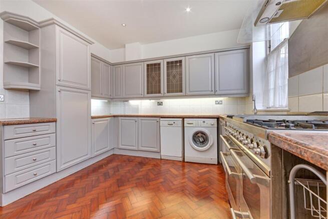kitchen 2.jpg