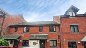37, Chandlers Walk, Exeter EX2 8BA