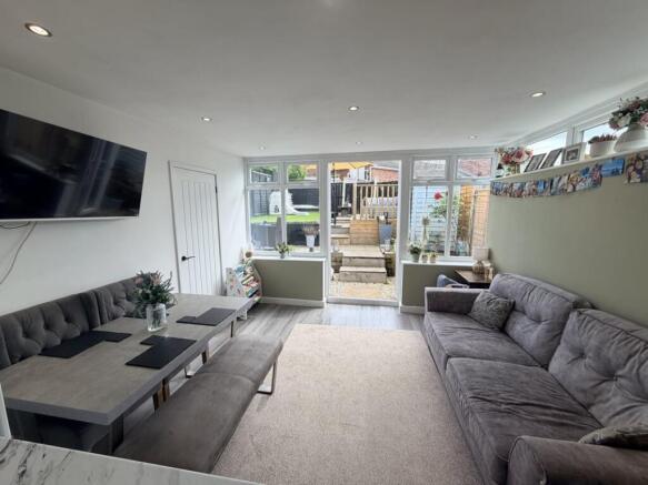 3 bed Semi-Detached for sale Image 5