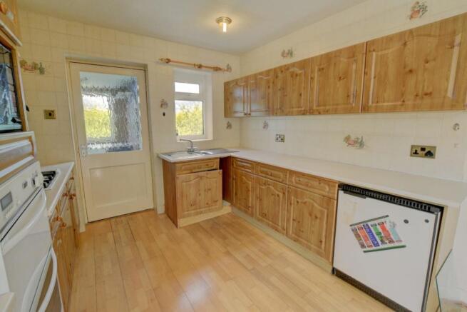 Kitchen 2.jpg