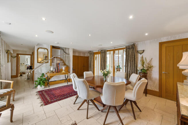 4 bed Detached for sale Image 12