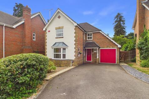 Roundshead Drive, Warfield, Berkshire, RG42