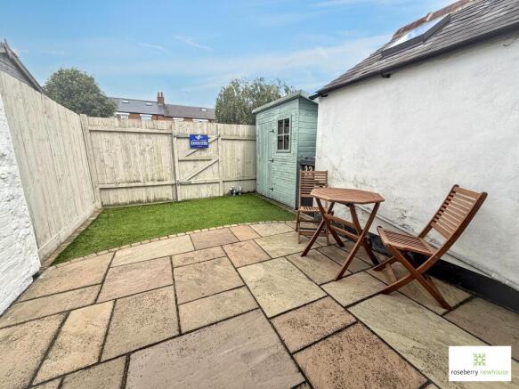 3 bed Terraced for sale Image 11