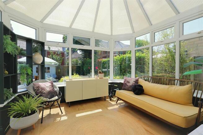 4 bed Semi-Detached for sale Image 6