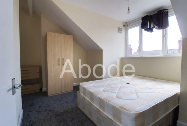 5 bed House to rent Image 10