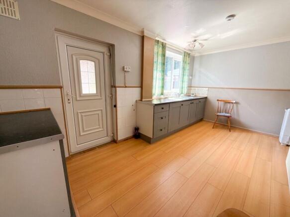 3 bed Terraced for sale Image 4