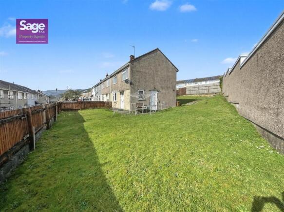 Manor Way, Risca, Newport photo 3