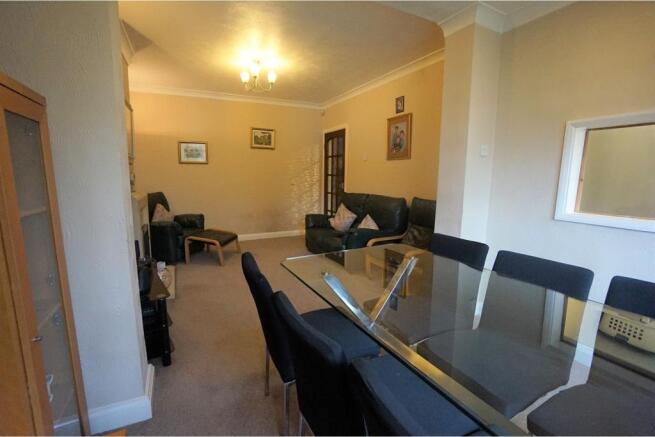 Lounge/Dining Room