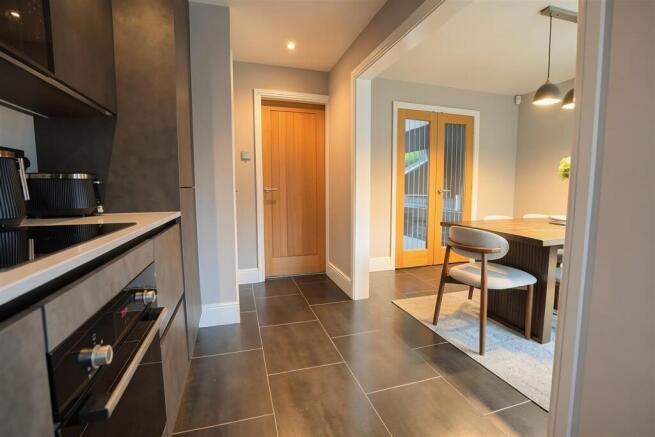 3 bed Town House for sale Image 9