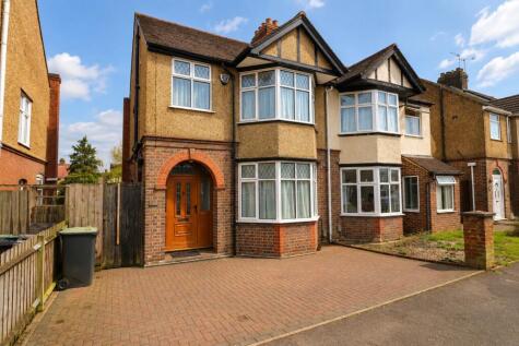 Durham Road, Luton, Bedfordshire, LU2 0RD