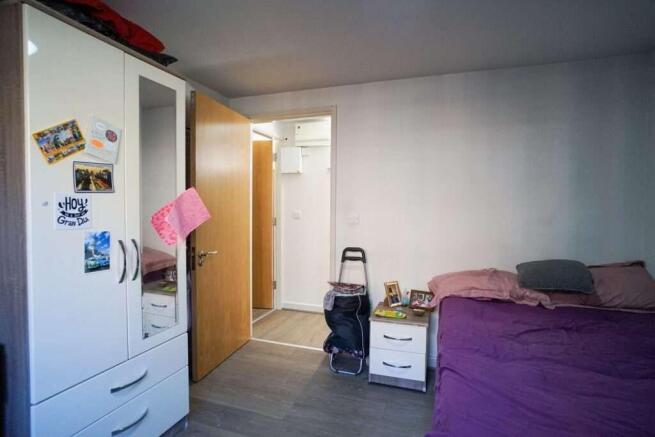 2 bed Flat to rent Image 6