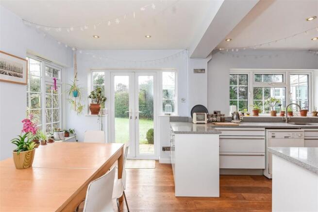 Kitchen/Breakfast Room