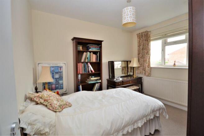 BEDROOM 2