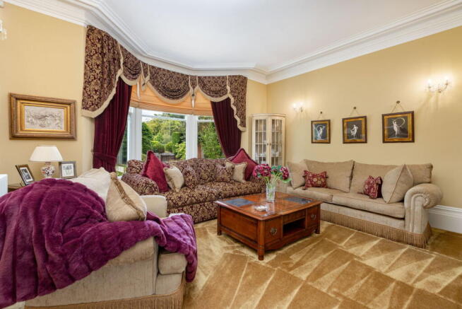 5 bed Semi-Detached for sale Image 7