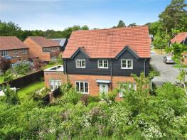 10, Spartali Place, Deepcut, Camberley GU16 6FR