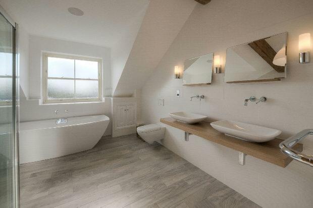 En-Suite Bathroom