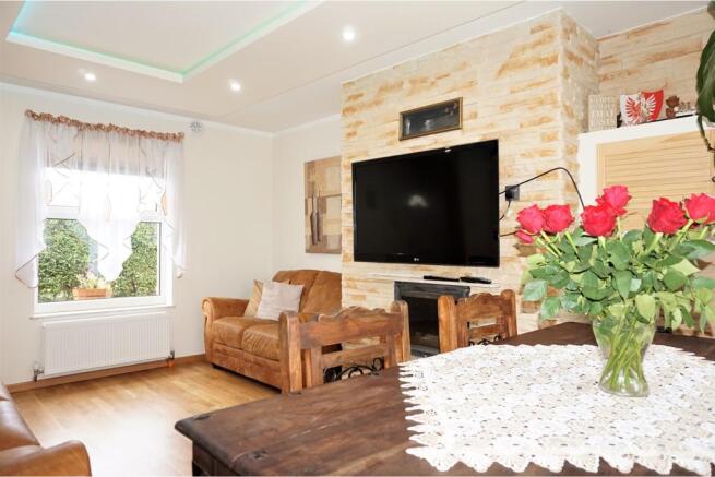 Lounge/Dining Room