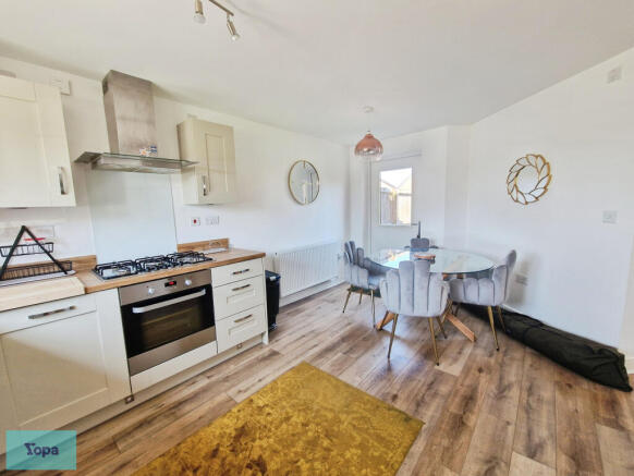 3 bed Semi-Detached for sale Image 5