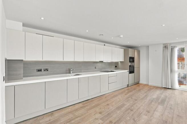 2 bed Flat for sale Image 5