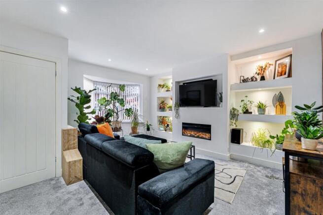 67 Mollington Ave lounge 3.jpg