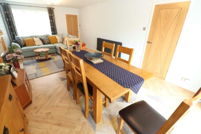 Lounge / Dining Room