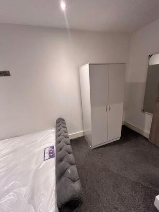 1 bed Apartment to rent Image 11