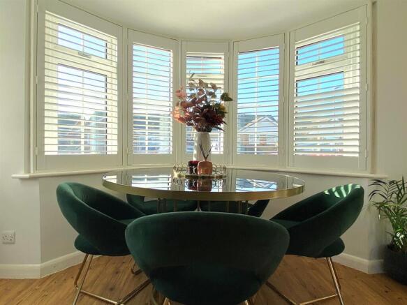 5 Wineham Way - Bay.jpg