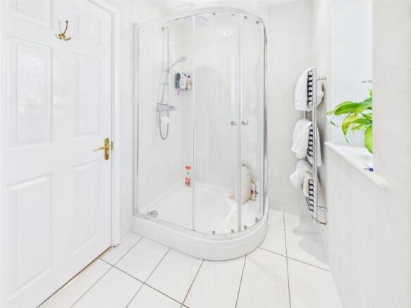 EN SUITE