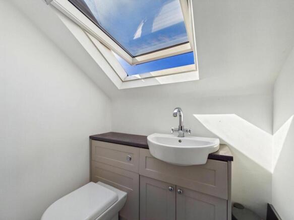 3 bed Terraced for sale Image 9