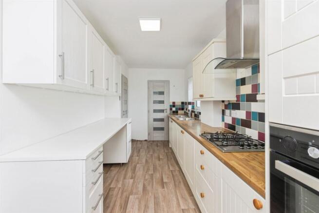 3 bed Semi-Detached for sale Image 5