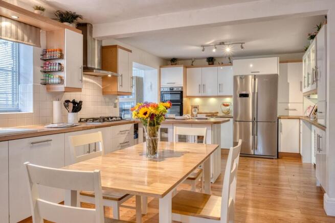 Kitchen/Breakfast Room