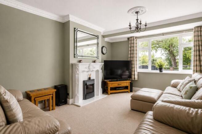 4 bed Semi-Detached for sale Image 6