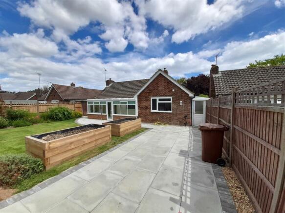 Rear garden 2.jpg