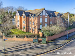 Flat 6, Raphael Court, Pettits Lane, Romford RM1 4SE
