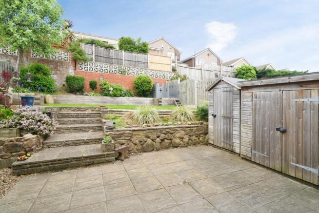 4 bed Detached for sale Image 7