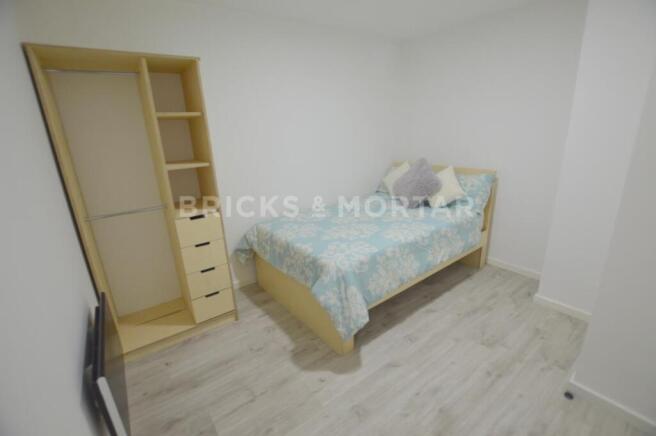 17 Heaton Bank Bedroom.jpg