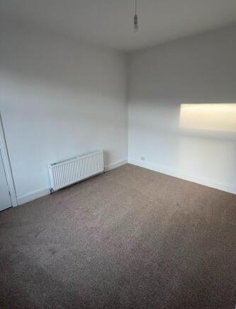 2 bed Terraced to rent Image 5