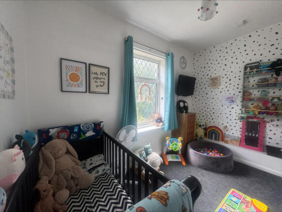 2 bed Terraced to rent Image 8
