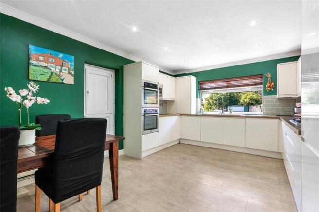 4 bed Semi-Detached for sale Image 8