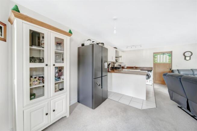 KITCHEN/LIVING AREA