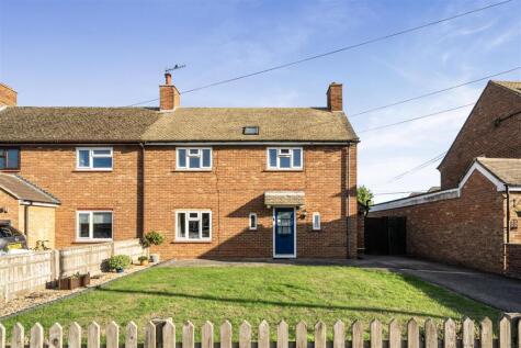 Ashgrove Gardens, Whitchurch, Aylesbury