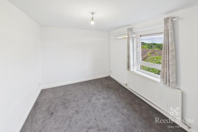 3 bed Apartment to rent Image 4