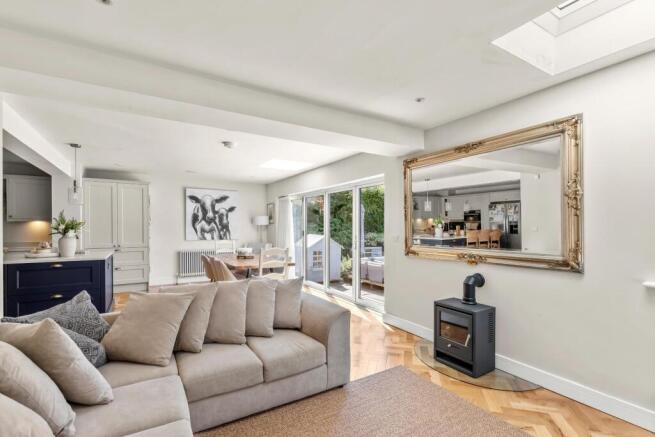 4 bed Detached for sale Image 5