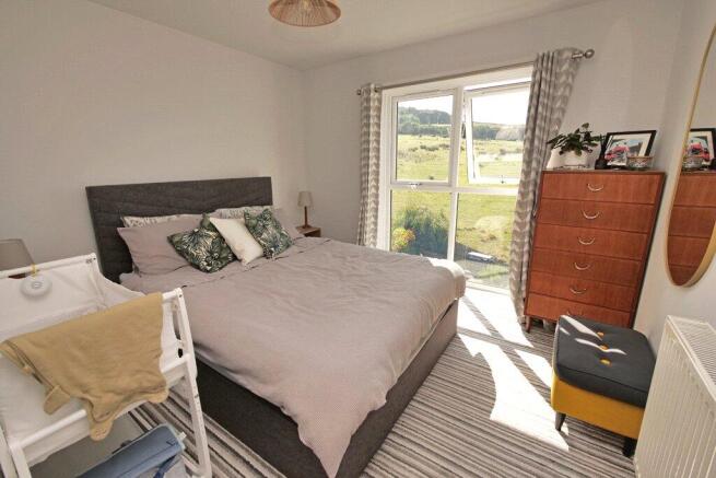 4 bed Semi-Detached for sale Image 10