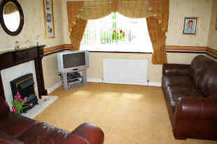 LOUNGE / DINING ROOM