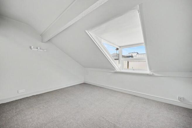 3 bed Terraced for sale Image 12