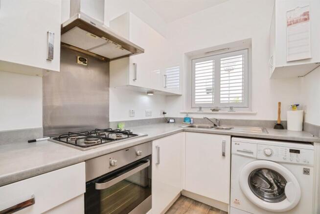 2 bed Semi-Detached for sale Image 4