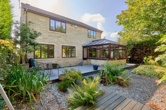 5 bed Detached for sale Image 4