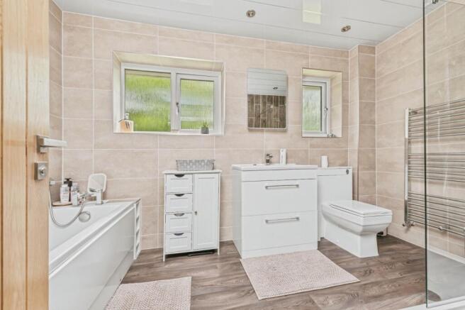 3 bed Bungalow for sale Image 9