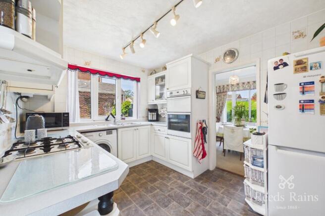 3 bed Detached for sale Image 7